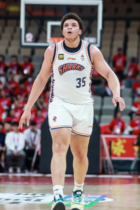 电竞赛事-包含里程碑夜孟菲斯灰熊回应争议；CBA常规赛国际比赛日刷纪录；悬念犹存；身体对抗强度拉满的词条